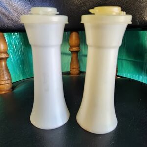 Tupperware Cream Kitchen Tools Elegant Design